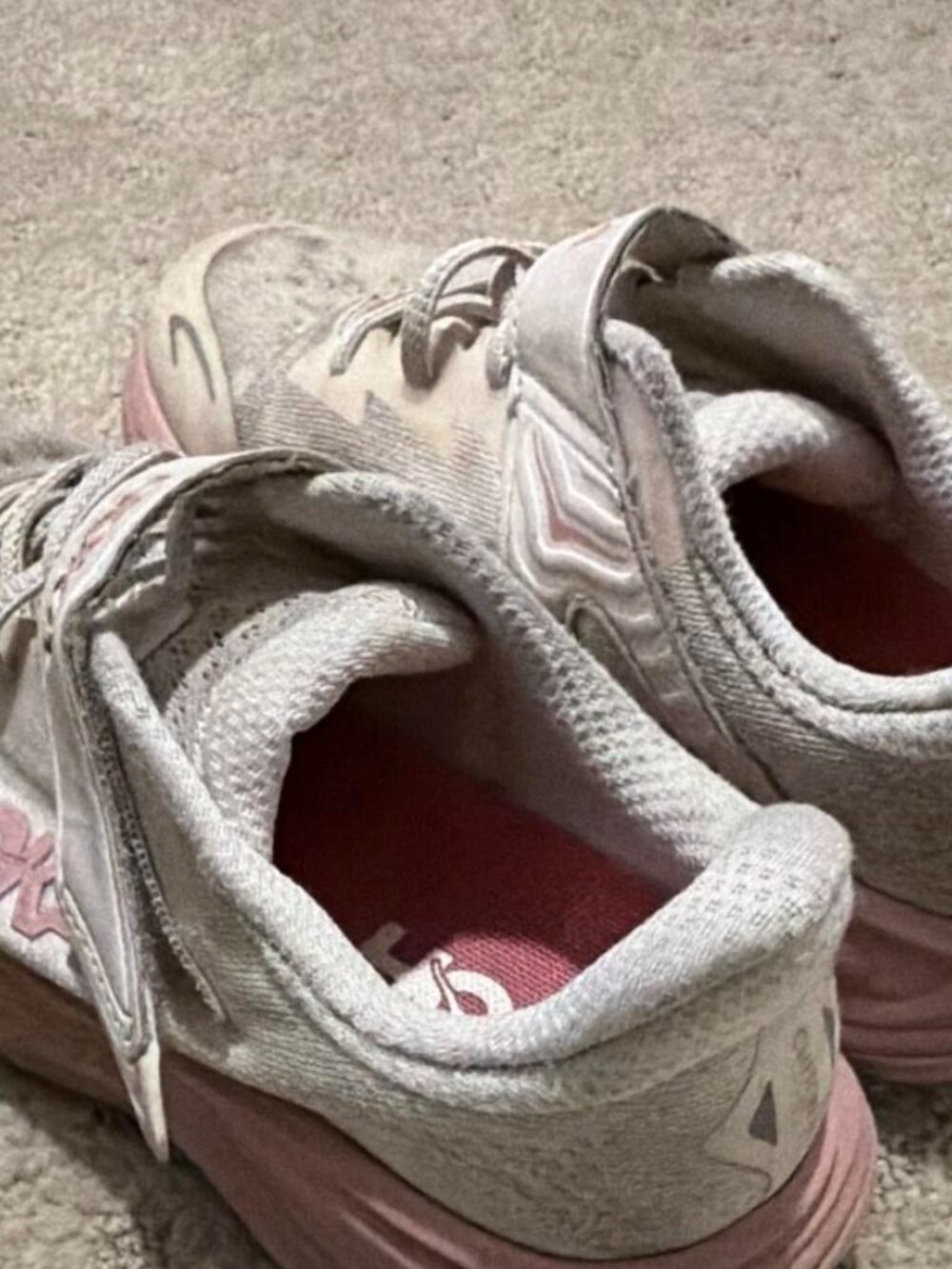 HOKA ONE ONE Clifton 10 Gray Pink Kids Sneakers Size 2